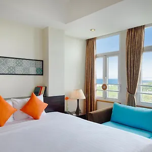 Beach House An Thuong Hotel